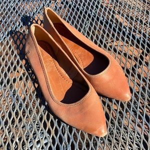 FRYE Regina Flats